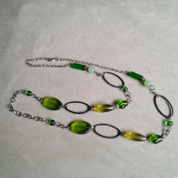 Glass bead necklace in varied shades of green. - Picture 1 of 1